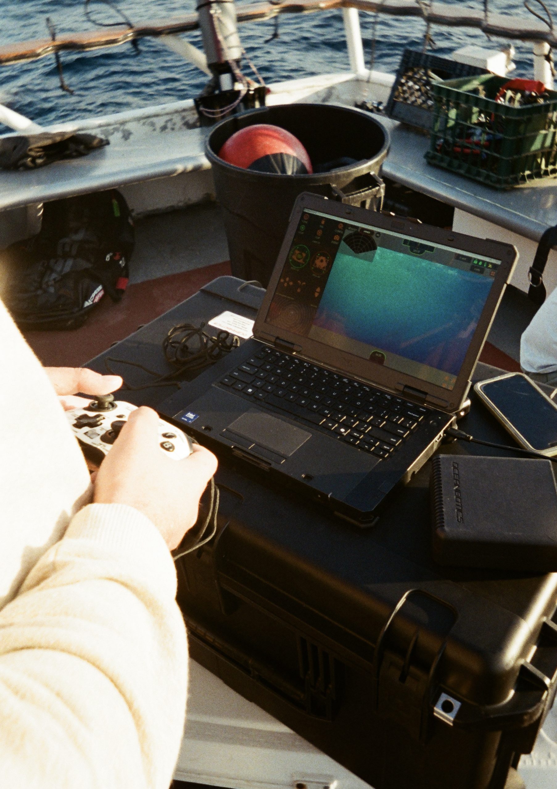 Oceanbotics SRV-8 ROV uses SubNav OS software to operate the ROV. 